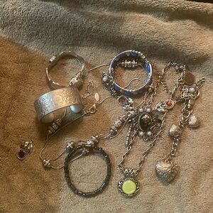 Treasure hunt Vintage jewelry lot. Costume jewelry, watch, all complete pieces.